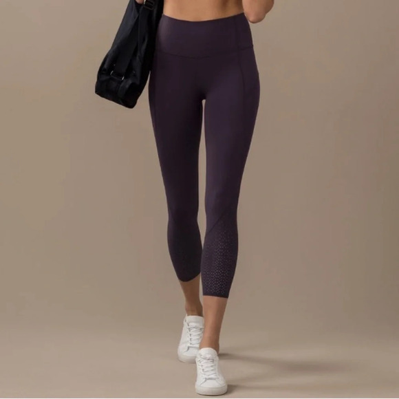 Lululemon | Anew Legging / Tight in Black Currant - Picture 3 of 13